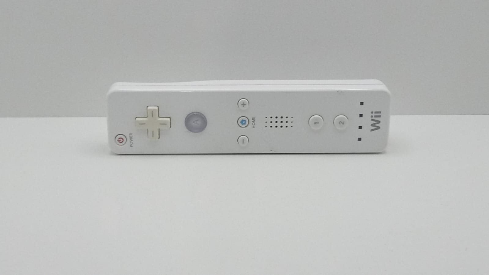 Nintendo Wii Remote  - Bílá - Originální Nintendo - vyčištěno a zrenovováno
