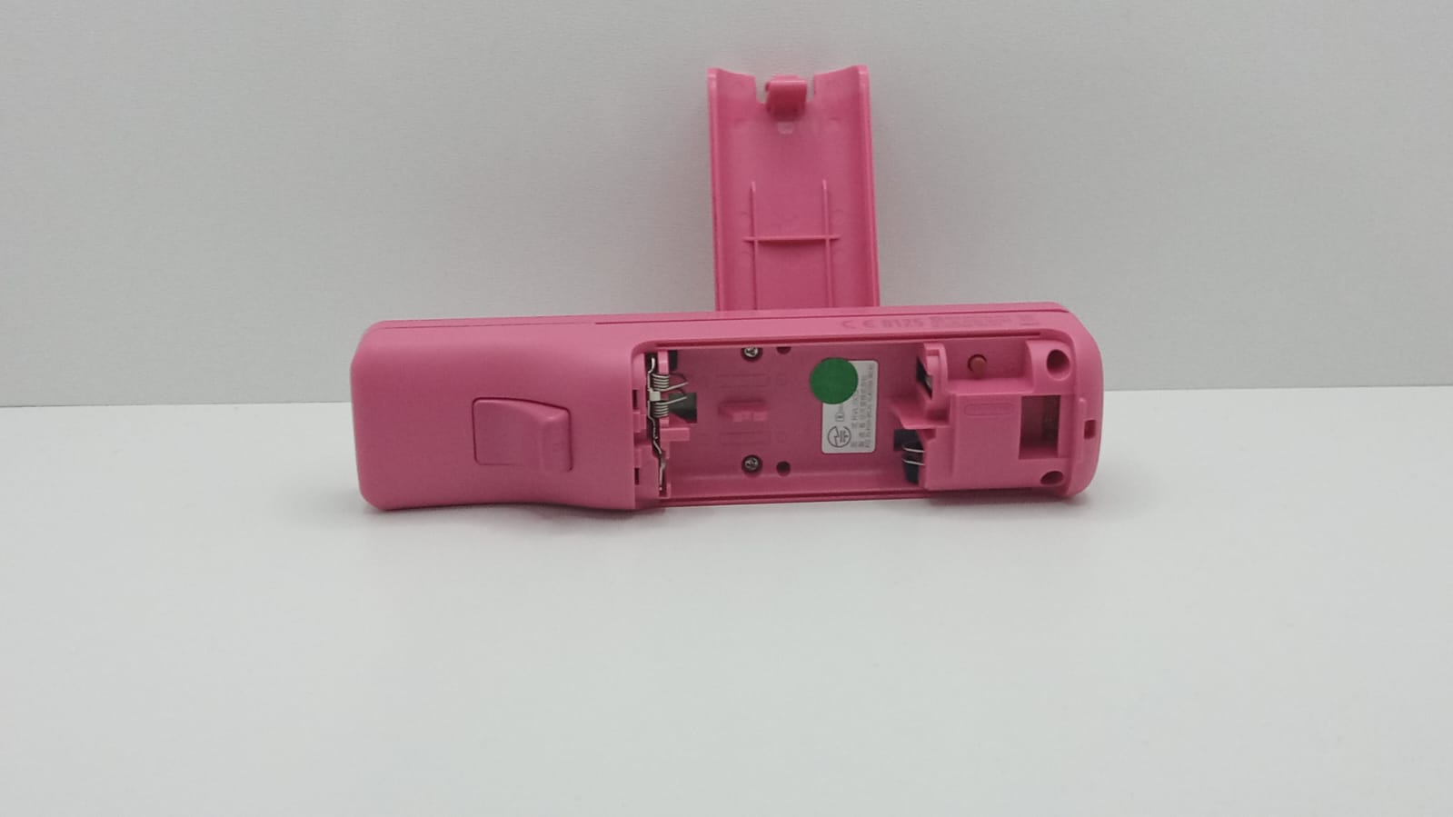 Nintendo Wii Remote  - Roz - Original Nintendo