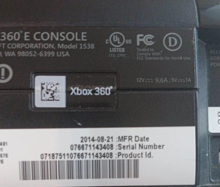 Consola XBOX 360 E - 500 GB - SN 076671143408- 004